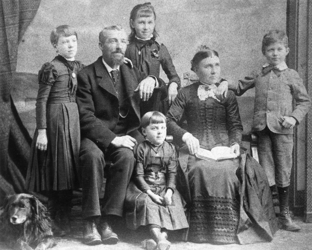 Mole Family 22 October 1890
